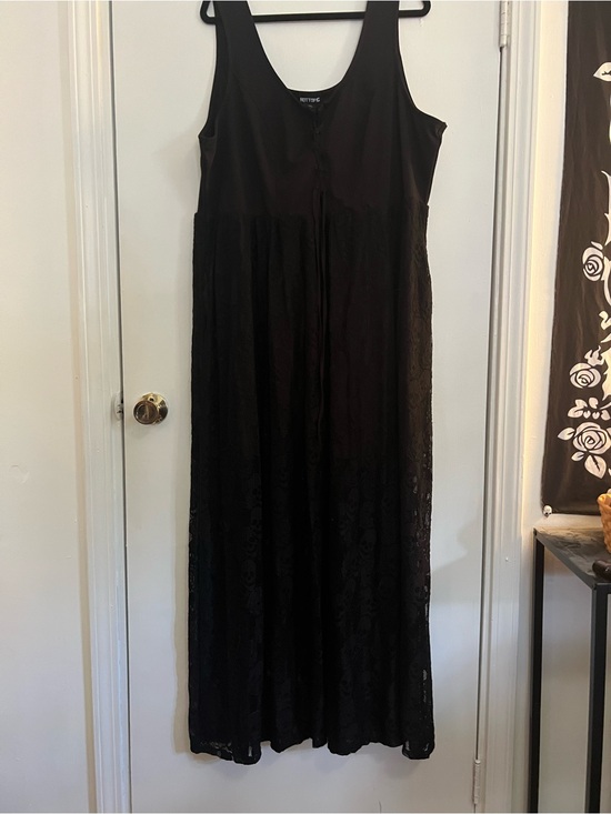 Hot Topic Dresses & Skirts - Hot Topic Black Lace Maxi Dress